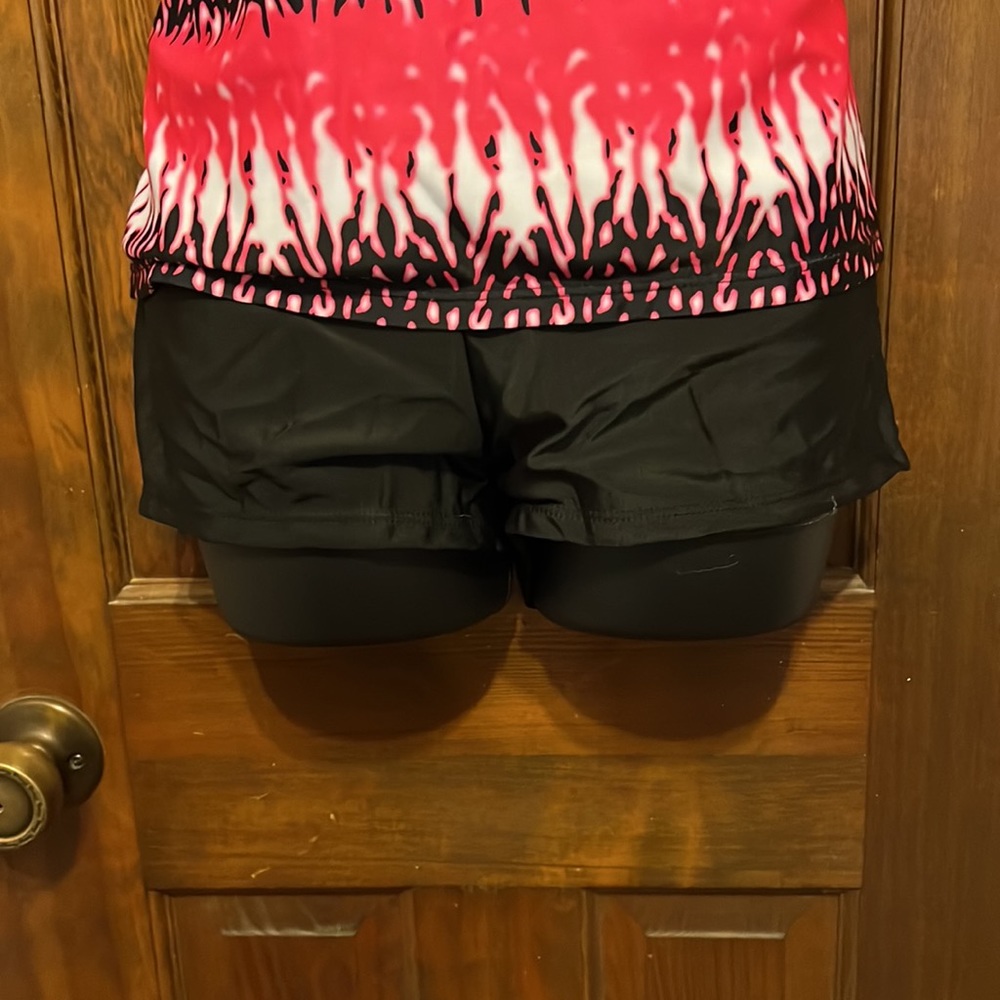 Tankini 2pc pink & black XL short set W/ silver tone accent by Zulily. - Picture 6 of 10